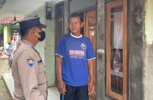 Bhabinkamtibmas Polsek Panyingkiran Blusukan ke Warga Desa Pasirmuncang