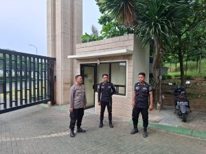 Polisi Gelar Patroli Prekat, Ajak Security Graha Sentosa Memorial Jaga Kamtibmas