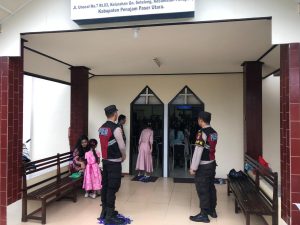 Polres PPU melaksanakan Pengamanan ibadah Umat Kristiani di Kabupaten Penajam Paser Utara