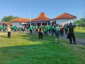 Personil Polsek Kedundung Ikuti Senam Bersama Di Pendopo Pemerintahan Kecamatan Kedundung