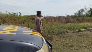 Anggota Polsek Dringu Laksanakan Patroli Karhutla di Desa Tamansari