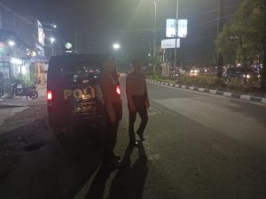 Personil Polsek Medan Barat Patroli Malam layani membantu masyarakat mobile humanis ke Jalan raya dan pemukiman pencegahan Tawuran, Balap-Liar dan 3C dan Kejahatan Jalanan di Wilkumnya