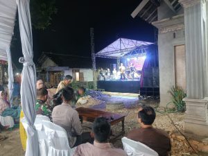 Berikan Rasa Aman, Polsek Sale Melaksanakan Pengamanan Pertunjukan hiburan Campursari Cah Mboleyong Dalam Rangka Tasyakuran Pernikahan