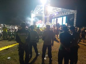 Pengamanan Polsek Kaliori Pertunjukan  Orkes Dangdut GG Music Dalam Rangka Sedekah Bumi Desa Meteseh