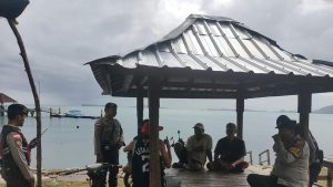 Polsek Sekotong Jaga Kamtibmas dengan Patroli Dialogis di Dusun Tawun