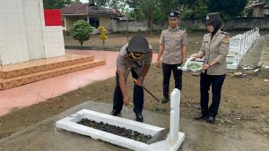 Kapolres Polman Pimpin Upacara Tabur Bunga dalam rangka menyambut Hari Bhayangkara ke-78