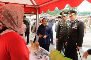 Polresta Pulau Ambon dan Pp Lease Gelar Pasar Murah dan UMKM untuk Meriahkan Hari Bhayangkara ke-78
