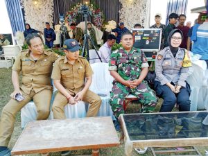 Polwan Bhabinkamtibmas Polsek Klangenan Pengamanan Organ Tunggal bersinergi dengan Babinsa