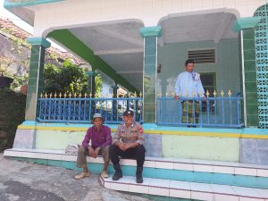 Bhabinkamtibmas Polsubsektor Sindang Dekatkan Diri dengan Warga di Kecamatan Sindang