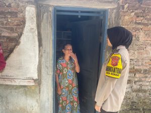 Polisi Blusukan: Bhabinkamtibmas Polsek Panyingkiran Sambangi Warga Desa Bonang