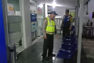 Polsek Wates Patroli di Perbankan Beri Pesan Kamtibmas 