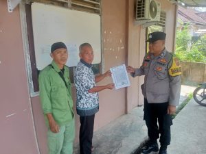 Bhabinkamtibmas di wilayah hukum Polsek Rambang Kapak Tengah Desa Karang Binduh melaksanakan sosialisasi dan patroli pencegahan karhutla