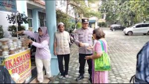 Bhabinkamtibmas Sukapura Polsek Utbar Polres Cirebon Kota ramaikan peduli sesama IIKASMANSA