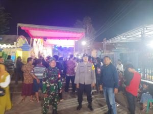 Personil Polsek Kalidawir Amankan Pertunjukan Pentas Seni Jaranan di Desa Tanjung