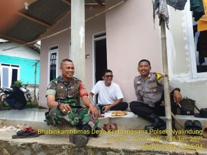 Sinergitas TNI Polri di Nyalindung Sukabumi Sambang warganya