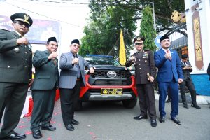 Spesial Hari Bhayangkara Ke-78, Kapolresta Banjarmasin Terima Hibah Kendaraan Dinas dari Pemko Banjarmasin