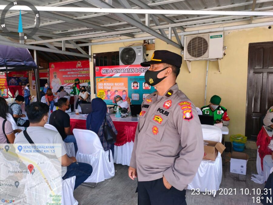 Kapolsek Jekan Raya Dampingi Keamanan Vaksinasi Covid-19 di Polda Kalteng