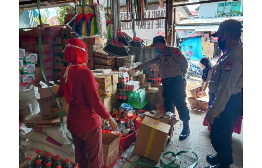 Antisipasi Kelangkaan Sembako, Binmas Polres Enrekang Sambangi Pasar