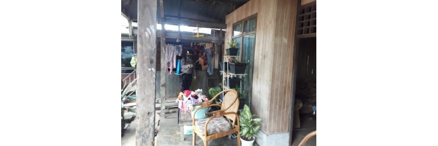 Dukung Program Desa, Kapolsek Curio Ikut Dalam Penyemprotan Disinfektan di Desa Salassa