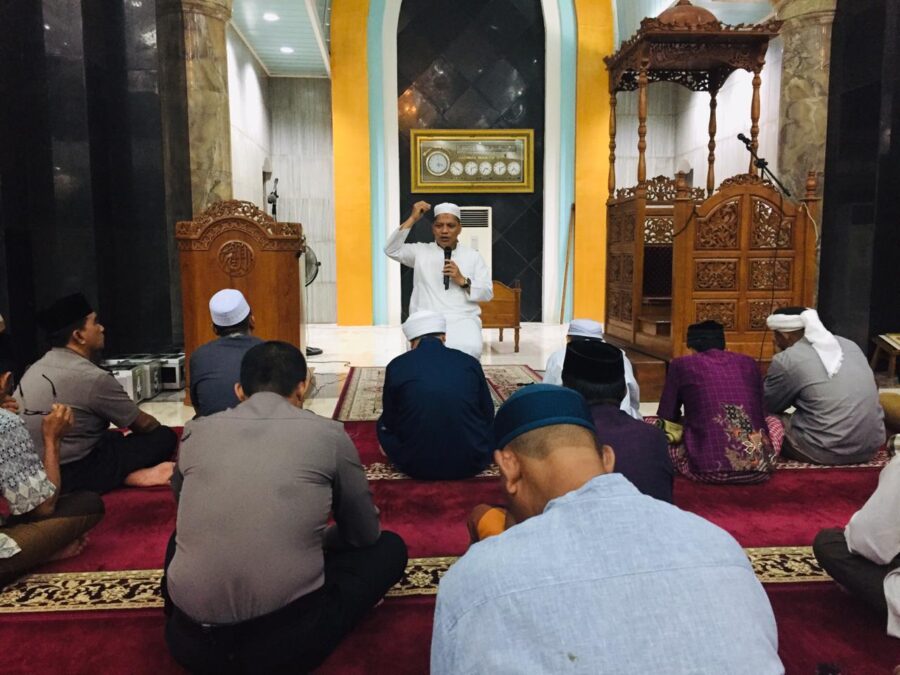 Subuh Keliling, Kapolda Sulbar di Masjid Syuhada Polman.