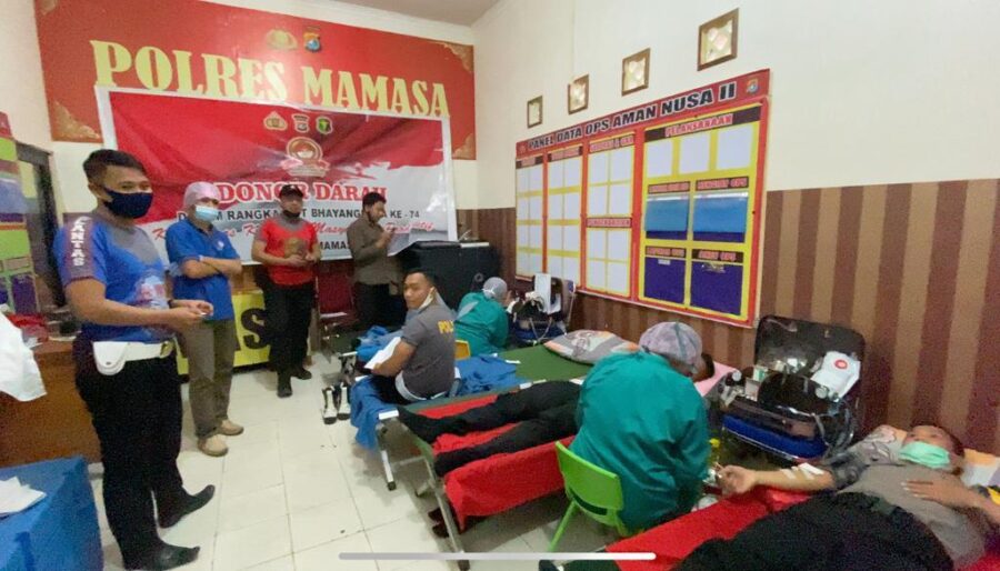 Peringati Hut Bhayangkara Ke -74 Personil Polres Mamasa Gelar Donor Darah.